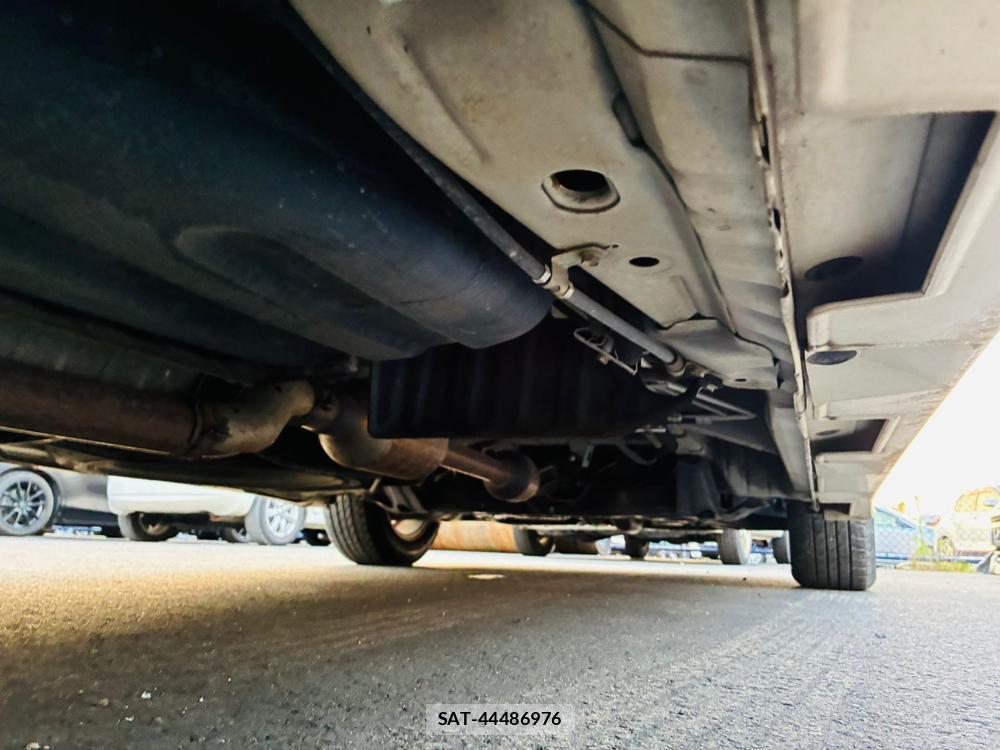 Toyota NOAH 2005-04 7456370-34