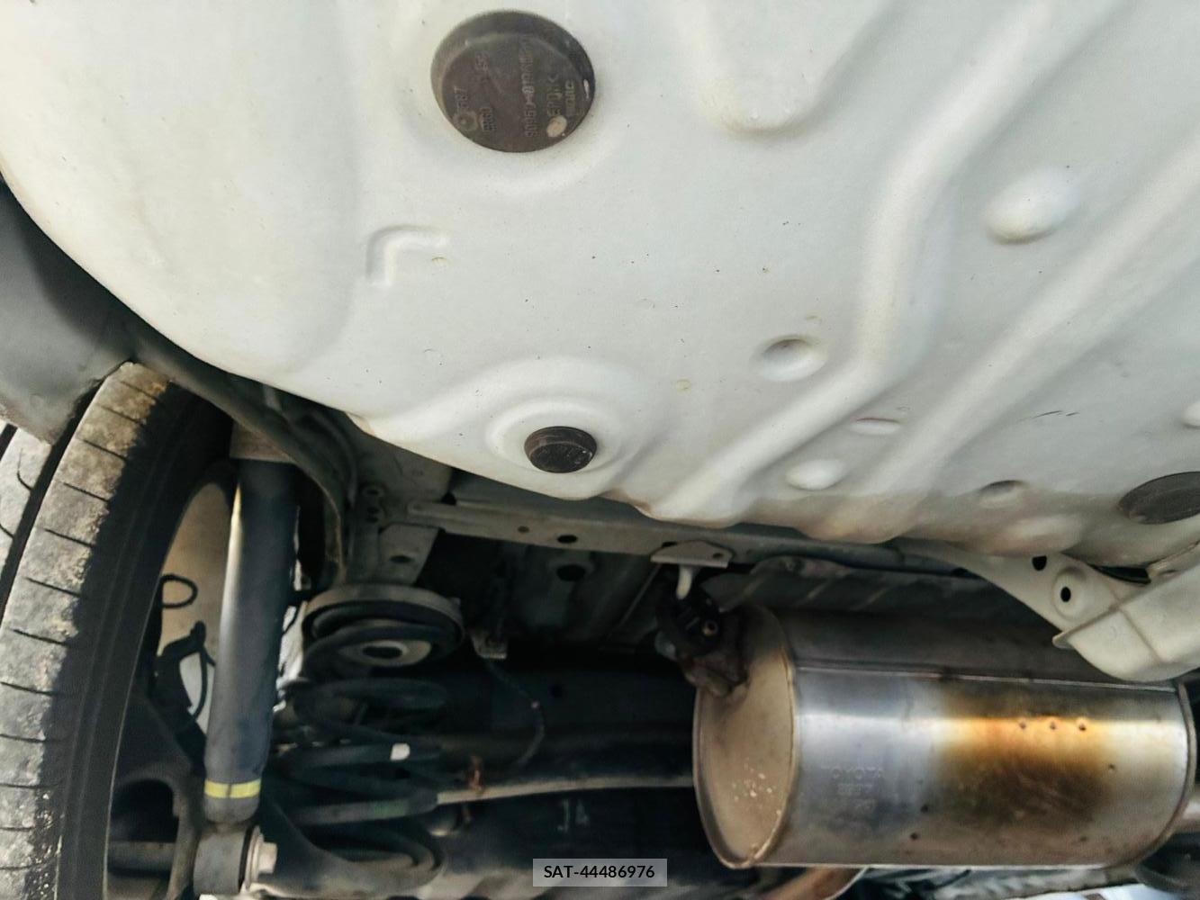 Toyota NOAH 2005-04 7456370-35