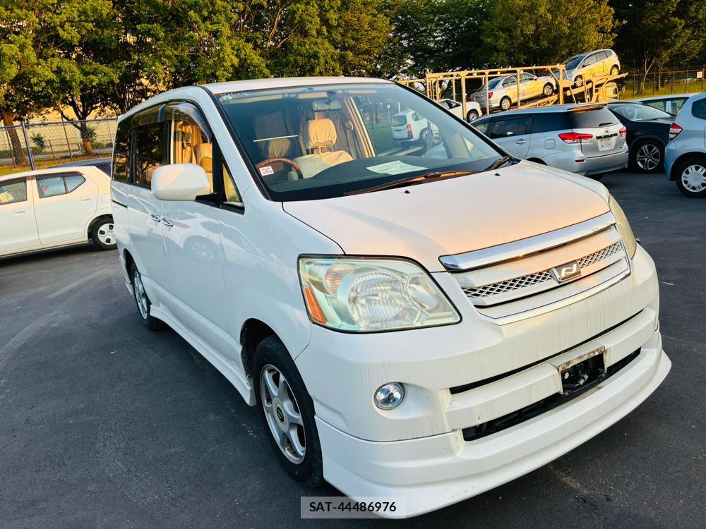Toyota NOAH 2005-04 7456370-6