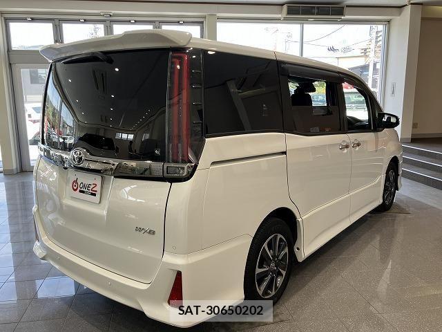 Toyota NOAH 2022-01 7726538-16