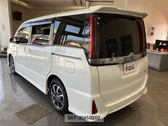 Toyota NOAH 2022-01 7726538-24