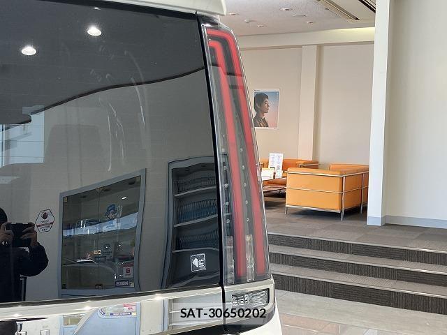 Toyota NOAH 2022-01 7726538-26