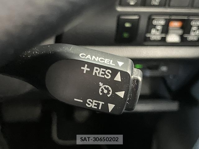 Toyota NOAH 2022-01 7726538-5