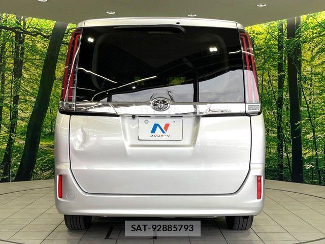 Toyota NOAH 2021-08 7726558-15