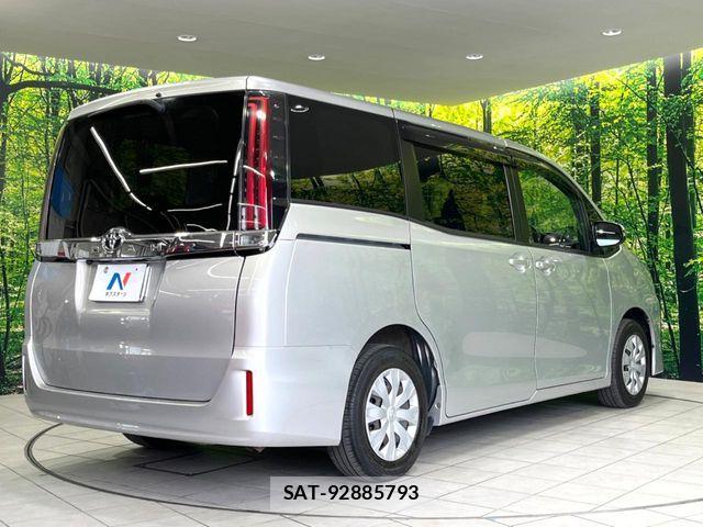Toyota NOAH 2021-08 7726558-17