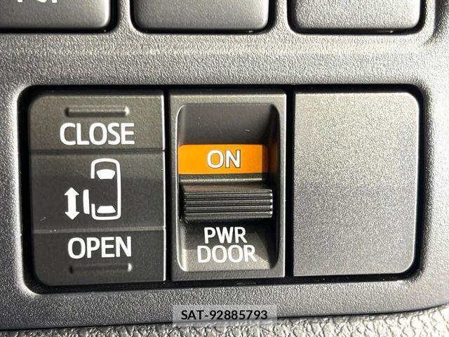 Toyota NOAH 2021-08 7726558-6