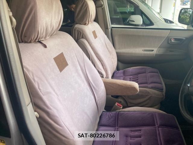 Toyota NOAH 2003-08 7726576-11