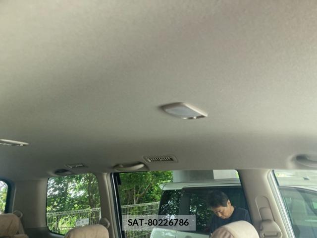 Toyota NOAH 2003-08 7726576-12
