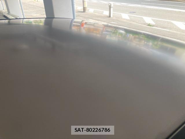 Toyota NOAH 2003-08 7726576-19