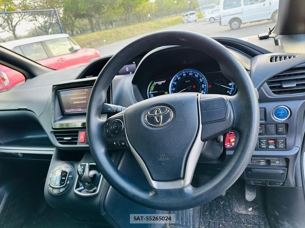Toyota NOAH 2015 7718473-14