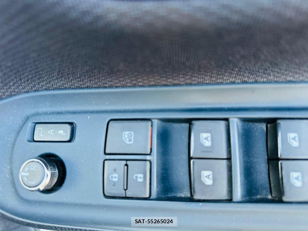 Toyota NOAH 2015 7718473-21