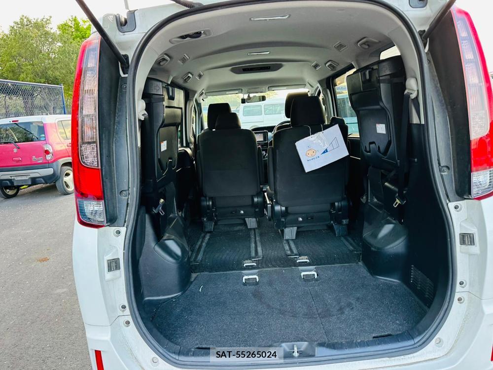 Toyota NOAH 2015 7718473-25