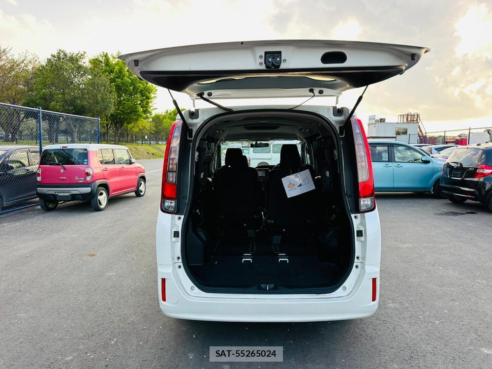 Toyota NOAH 2015 7718473-26