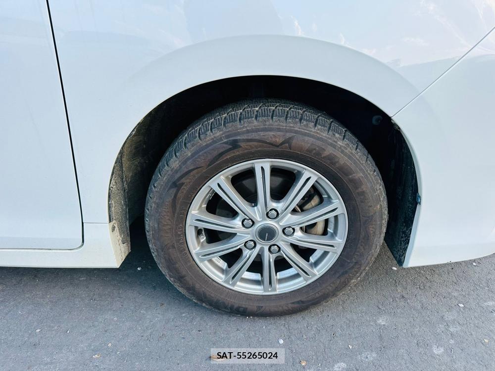 Toyota NOAH 2015 7718473-28