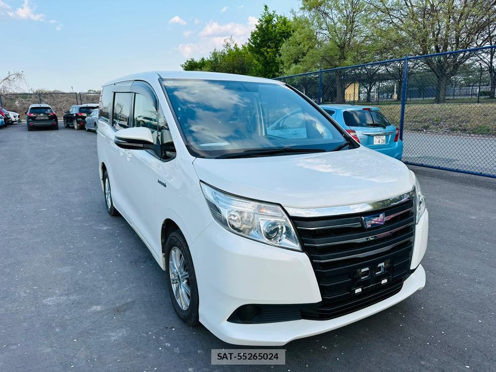 Toyota NOAH 2015 7718473-6