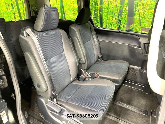 Toyota NOAH 2015-11 7726562-9