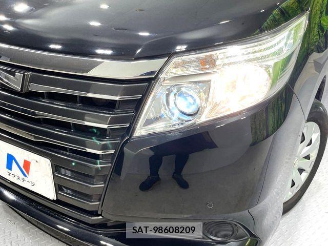 Toyota NOAH 2015-11 7726562-12