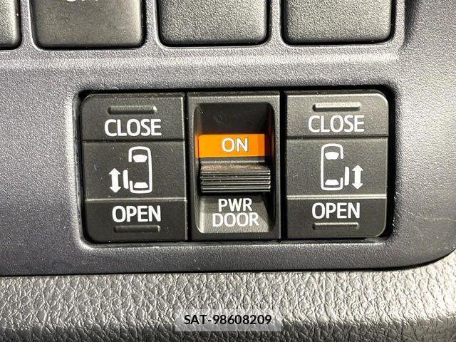 Toyota NOAH 2015-11 7726562-5