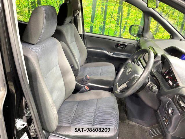 Toyota NOAH 2015-11 7726562-8
