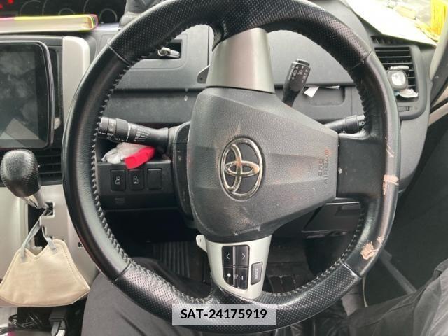 Toyota NOAH 2010-08 7726567-18
