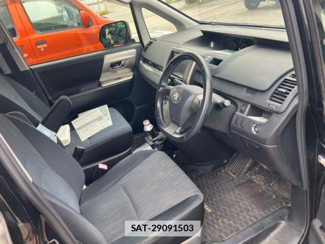 Toyota NOAH 2011-09 7726564-13