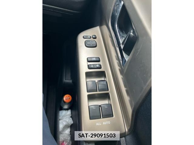Toyota NOAH 2011-09 7726564-22