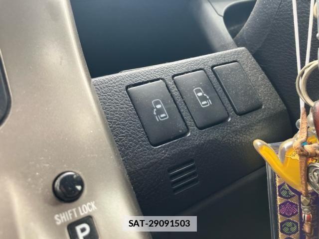 Toyota NOAH 2011-09 7726564-23
