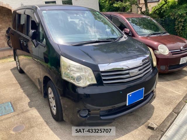 Toyota NOAH 2011-07 7726575-0