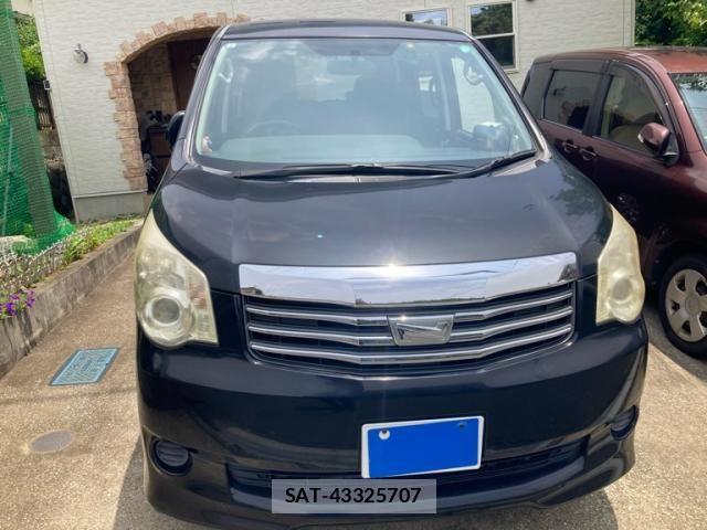 Toyota NOAH 2011-07 7726575-1