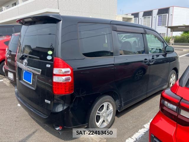 Toyota NOAH 2013-11 7726569-5