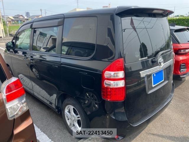 Toyota NOAH 2013-11 7726569-6