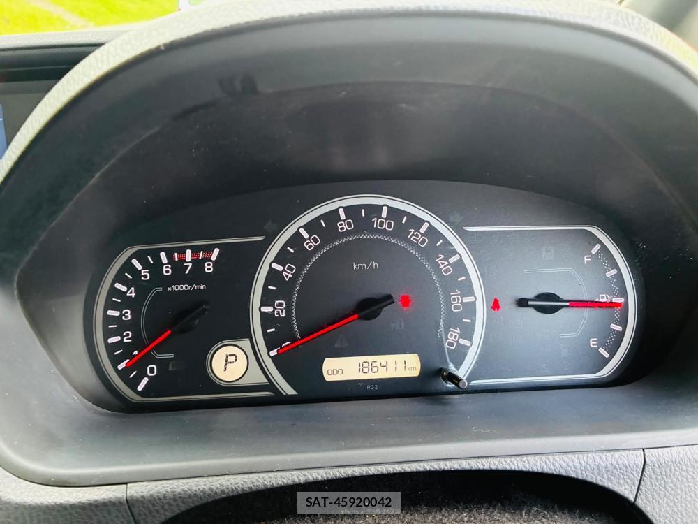 Toyota NOAH 2017-05 7686696-15