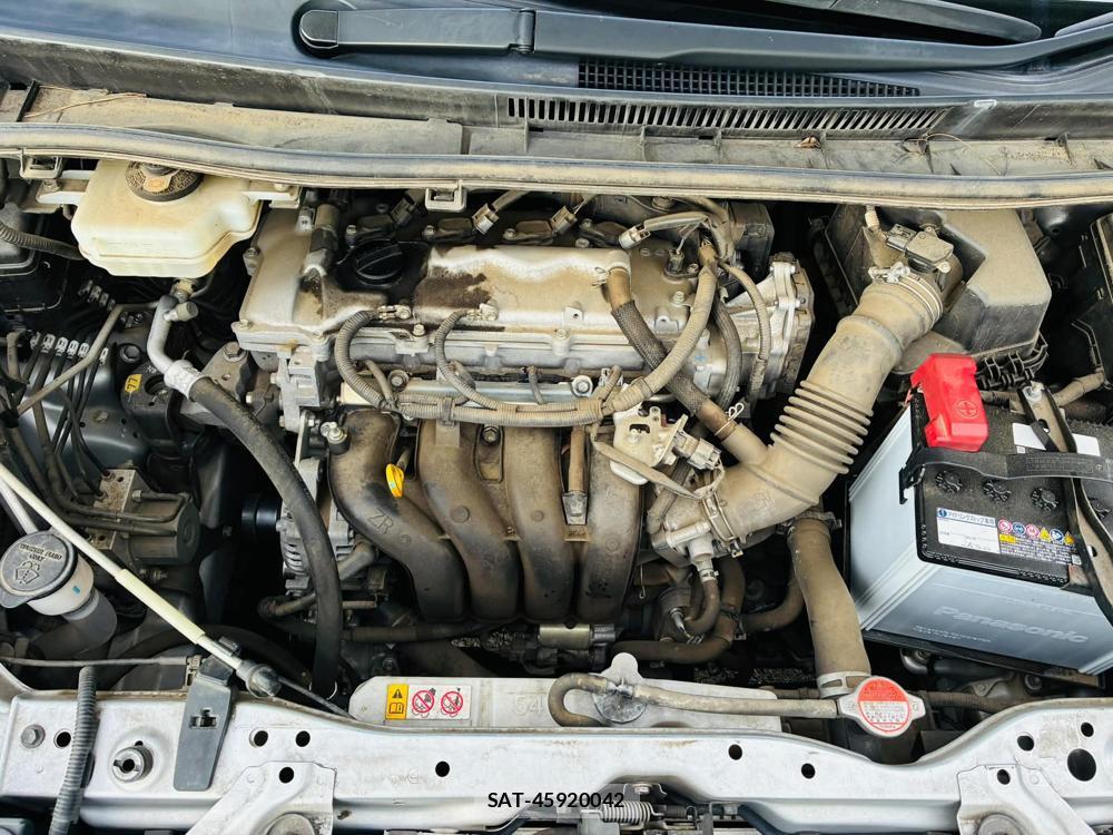 Toyota NOAH 2017-05 7686696-38