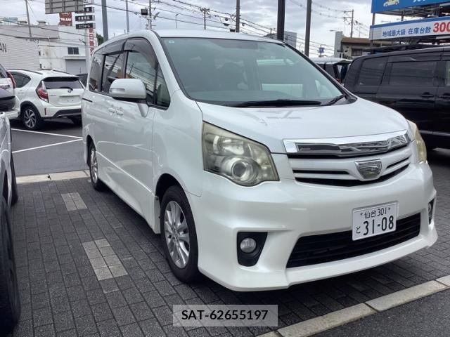 Toyota NOAH 2013-06 7726565-0