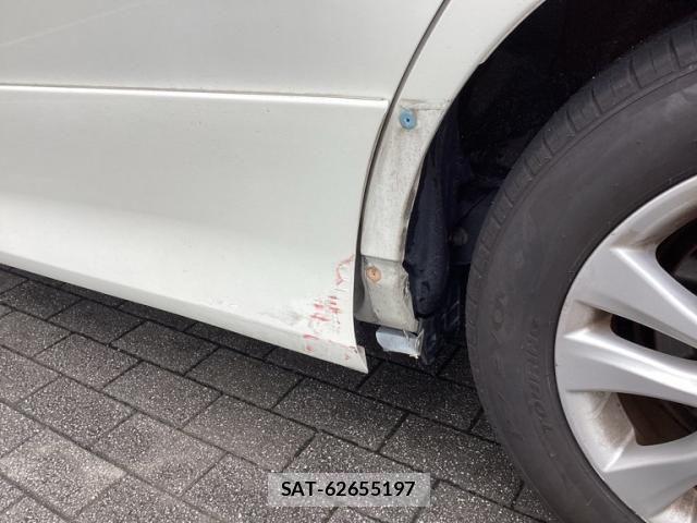 Toyota NOAH 2013-06 7726565-25