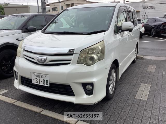 Toyota NOAH 2013-06 7726565-3