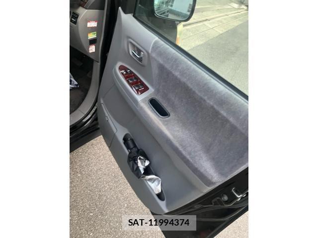 Toyota NOAH 2005-07 7726577-9