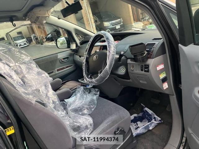 Toyota NOAH 2005-07 7726577-10