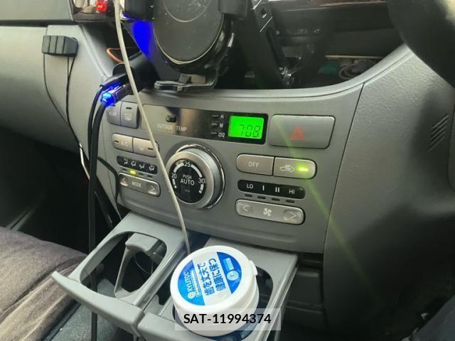 Toyota NOAH 2005-07 7726577-16