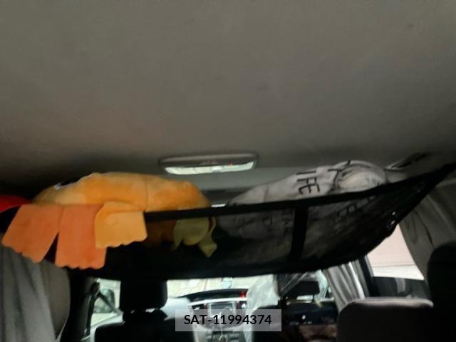 Toyota NOAH 2005-07 7726577-22