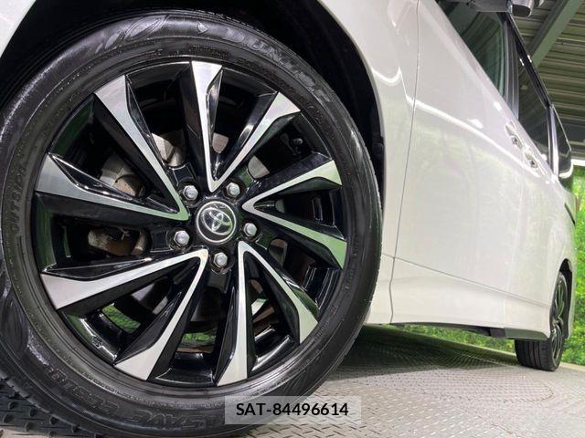 Toyota NOAH 2023-06 7726531-13