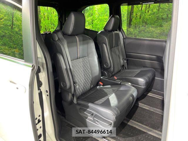 Toyota NOAH 2023-06 7726531-8