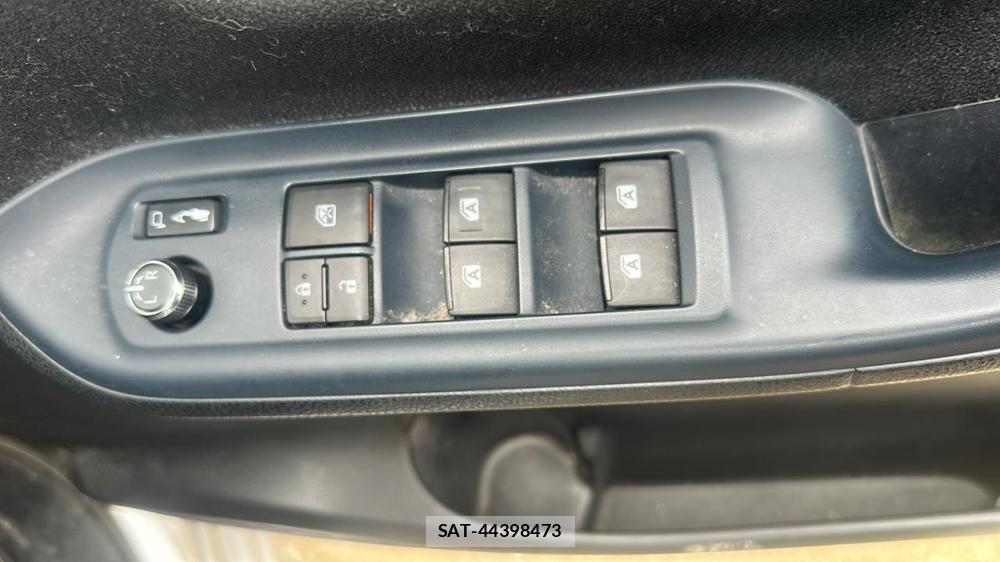 Toyota NOAH 2015-03 7353012-21