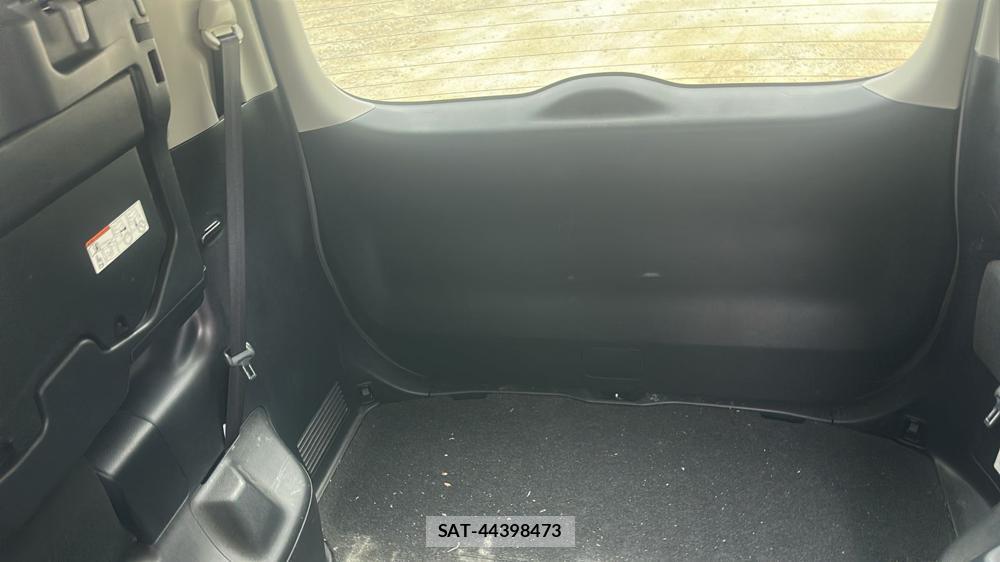 Toyota NOAH 2015-03 7353012-23
