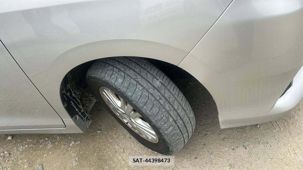 Toyota NOAH 2015-03 7353012-30
