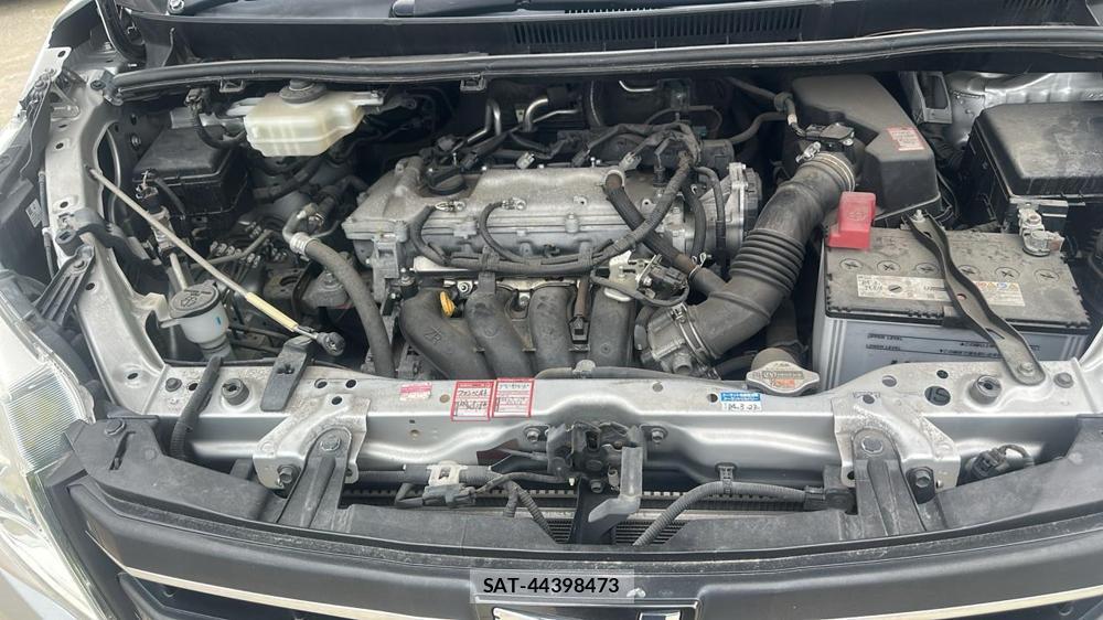 Toyota NOAH 2015-03 7353012-36