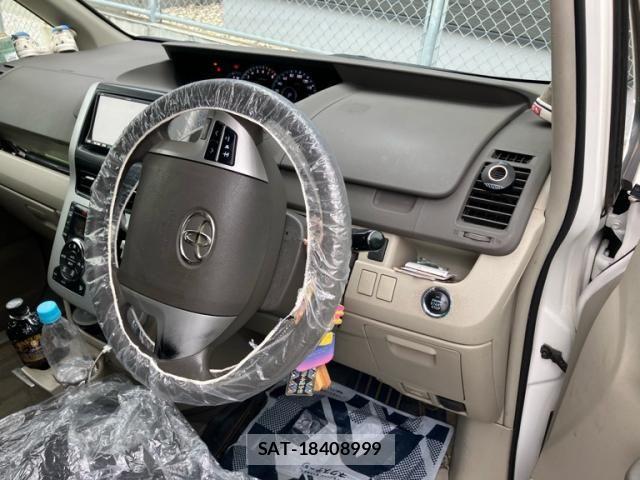Toyota NOAH 2010-07 7787671-16