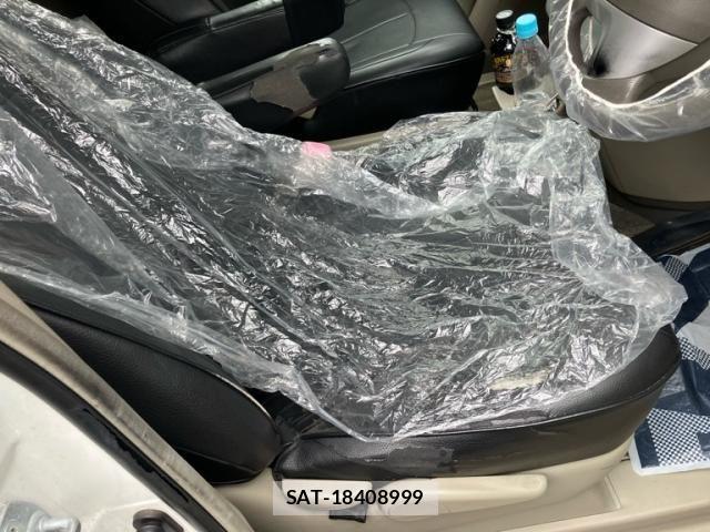 Toyota NOAH 2010-07 7787671-17