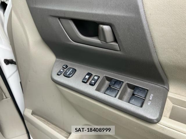 Toyota NOAH 2010-07 7787671-18