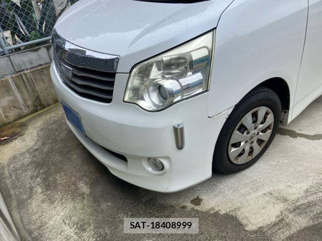 Toyota NOAH 2010-07 7787671-1